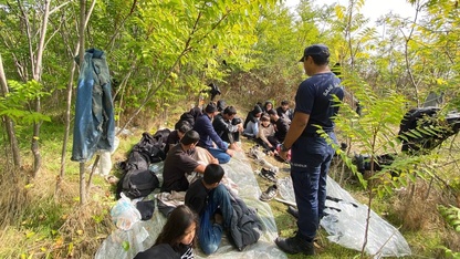 İzmir'de 66 düzensiz göçmen yakalandı, 29 düzensiz göçmen kurtarıldı