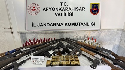 Afyonkarahisar'da evlerinde silah bulunduran 6 şüpheliye para cezası 