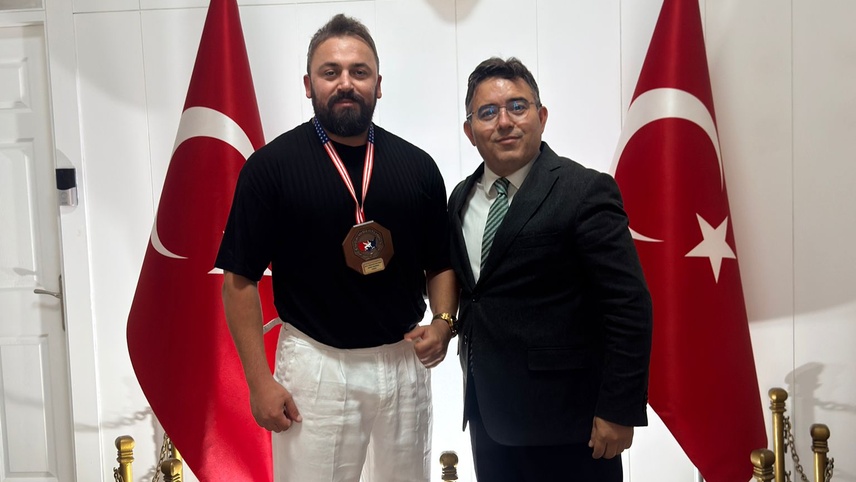 ABD şampiyonu güreşçi Demiroğlu'ndan Marmaris Kaymakamı Kaya'ya Ziyaret