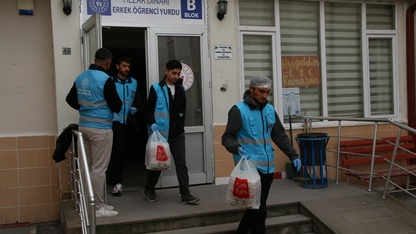 Kütahya'da üniversite öğrencileri "Komşum" projesiyle gönüllere dokunuyor