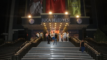 Buca Belediyesi iştiraki çalışanlarından belediye binasında işgal eylemi