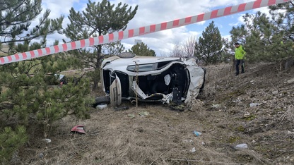 Kütahya'da şarampole devrilen otomobildeki 1 kişi öldü, 1 kişi yaralandı