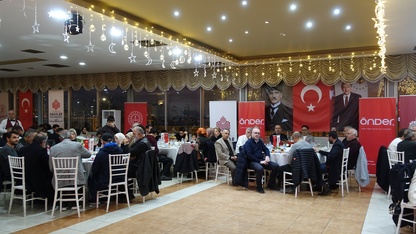 İzmir'de ÖNDER İmam Hatipliler Derneği üyeleri iftarda buluştu