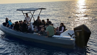 İzmir açıklarında 73 düzensiz göçmen kurtarıldı