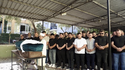 İzmir'de eski eşi tarafından bıçaklanarak öldürülen kadının cenazesi toprağa verildi