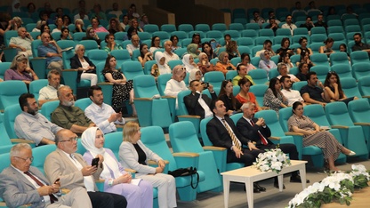 İzmir'de "Değerlerimiz, Kültürümüz ve Geleceğimiz İçin Ailenin Önemi" Paneli düzenlendi