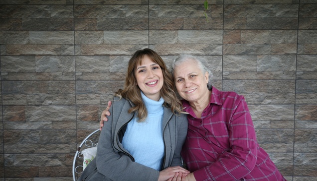 Dilara'nın lösemiye karşı en büyük gücü meme kanserini yenen annesi