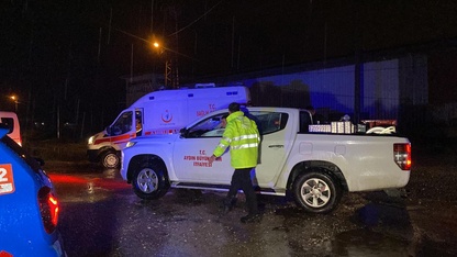 Aydın'da taşan çayın sularına kapılan sürücü kurtarıldı