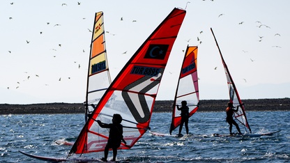 Foça'nın rüzgarı hem spor hem turizm için esiyor