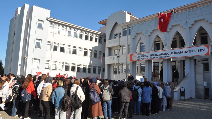 Kahramanmaraş'ta okul saldırısında hayatını kaybeden öğretmen ile öğrenciler Kütahya’da anıldı