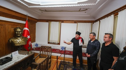 CHP Genel Başkanı Özgür Özel, Şuhut'ta ziyaretlerde bulundu