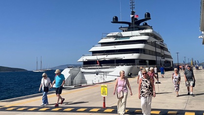 Bodrum'a iki kruvaziyerle 1860 turist geldi