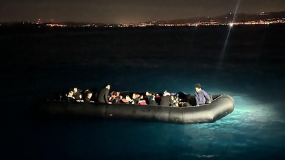 İzmir açıklarında 43 düzensiz göçmen yakalandı