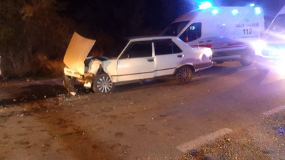 Afyonkarahisar'da iki otomobilin çarpışması sonucu 4 kişi yaralandı
