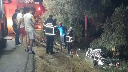 Aydın'da şarampole devrilen otomobildeki 2 kişi öldü, 1 çocuk yaralandı