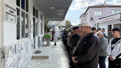 Aydın'da 5. kattan düşerek hayatını kaybeden kadın son yolculuğuna uğurlandı