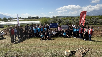 Kahramanmaraş'taki silahlı saldırıda hayatını kaybeden öğretmen ve öğrenciler için Muğla'da fidan dikildi
