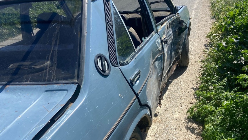 İzmir'de kamyonet ile otomobilin çarpıştığı kazada 2 kişi yaralandı