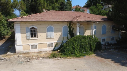 Demirci'nin halıcılık geleneği 120 yıllık okulda yaşatılacak