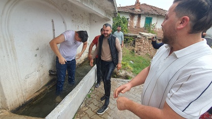 Manisa'daki mahallede düğünlerde "ilgisiz akraba"ya ıslatma cezası veriliyor