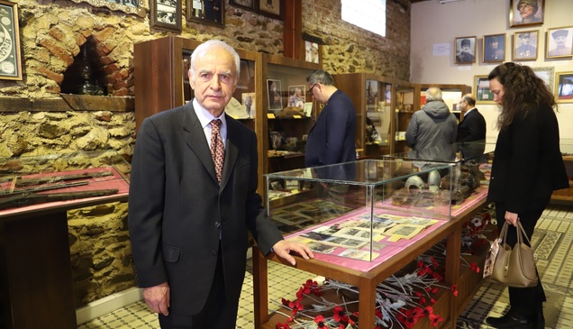 Ödemişli gazeteci Çanakkale koleksiyonunu müzeye bağışladı