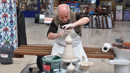 Kütahya Çiniciler Çarşısı’nda “canlı performans” dönemi başladı