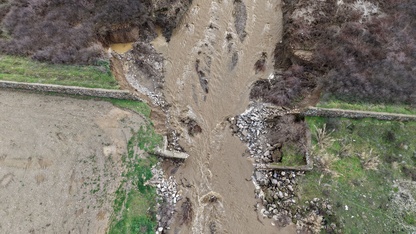 Manisa'da sağanak nedeniyle taşkın kontrol tesisi yıkıldı