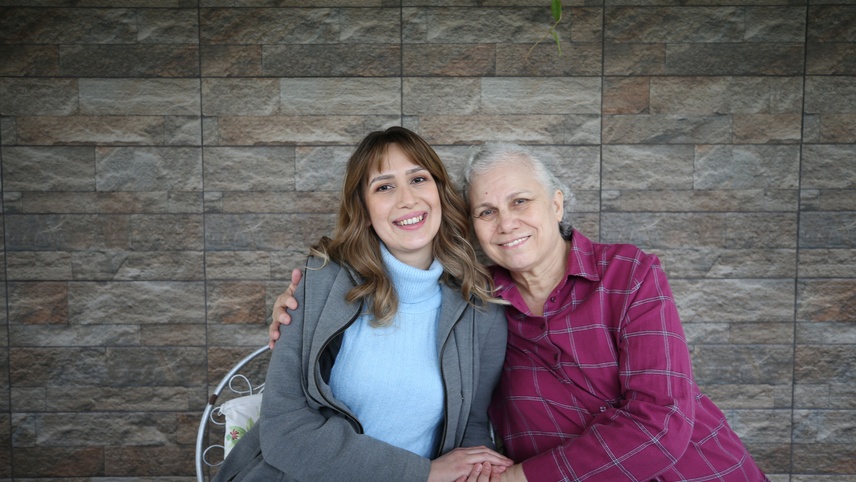 Dilara'nın lösemiye karşı en büyük gücü meme kanserini yenen annesi