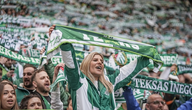 Bursaspor, şampiyonluğunu ilan ederek 1. Lig'e yükselmeyi garantiledi 