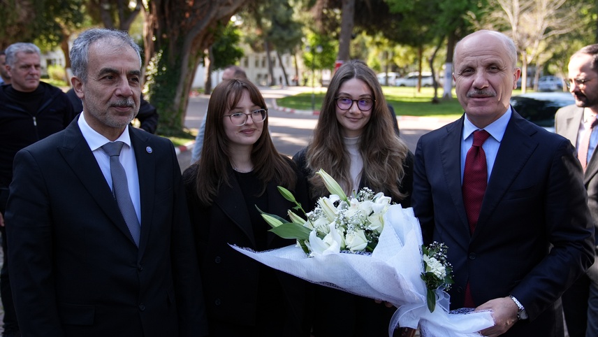 YÖK Başkanı Özvar, İzmir'de üniversiteleri ziyaret etti