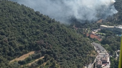 GÜNCELLEME - İzmir'in 2 ilçesinde çıkan yangınlar kontrol altına alındı