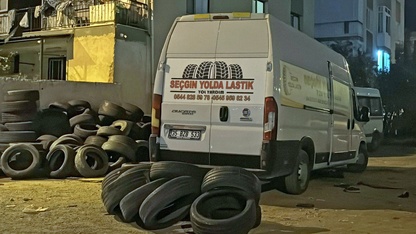 Panelvandaki kompresör makinasının patlaması sonucu 2 kişi yaralandı