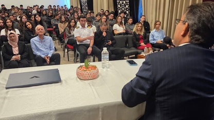 Marmaris Kaymakamı Kaya öğrencilerle kitap okudu, mesleğini anlattı