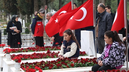 Denizli'de arife günü şehitlik ve mezarlıklar ziyaret edildi