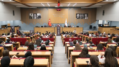 İzmir'de lise öğrencileri meclis deneyimi yaşadı
