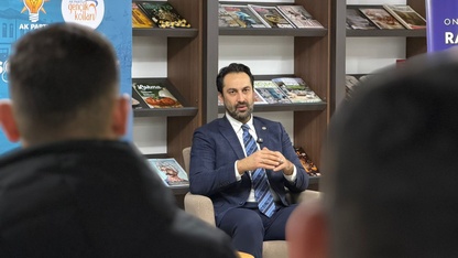 AK Parti'li Arınç Manisa'da gençlerle buluştu