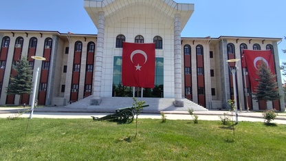 Afyonkarahisar'da kamu binalarına "Terörsüz Türkiye"ye destek için Türk bayrakları asıldı