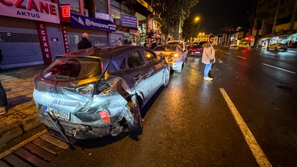 İzmir’de trafik kazasında 2 kişi yaralandı