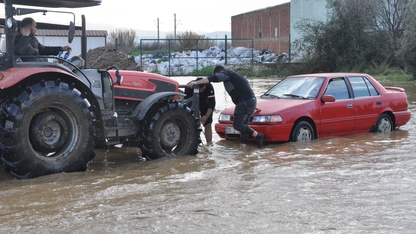 İzmir'in Ödemiş ilçesinde sağanak etkili oldu