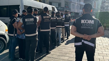 İzmir'de silah kaçakçılığı operasyonunda 7 şüpheli tutuklandı