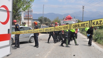 GÜNCELLEME - İzmir'de zincirleme trafik kazasında 2 kişi öldü, 2 kişi yaralandı