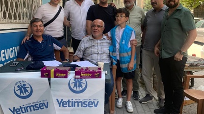 Afyonkarahisar'da YetimSev Vakfı, 300 öğrenciye kırtasiye yardımı yaptı