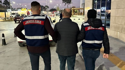 İzmir'de terör propagandası iddiasıyla 5 zanlı yakalandı