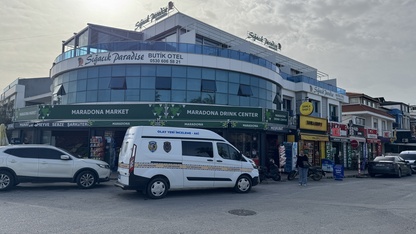İzmir'de otelde çıkan yangında kadın hayatını kaybetti, eşi hastaneye kaldırıldı