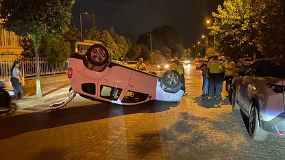 Nazilli'de park halindeki otomobile çarpan otomobilin sürücüsü yaralandı