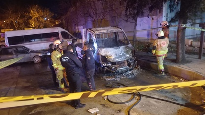 Manisa'da hurda kamyonette çıkan yangında erkek cesedi bulundu