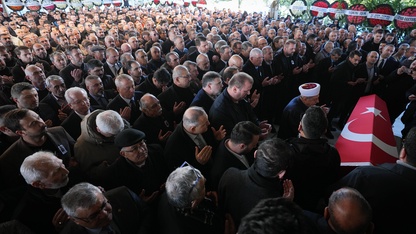 Eski milletvekili Yusuf Kırkpınar, İzmir'de son yolculuğuna uğurlandı