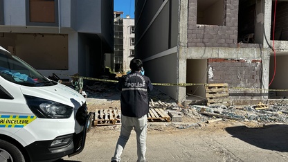 Uşak'ta apartmanın dördüncü katından düşten kişi öldü