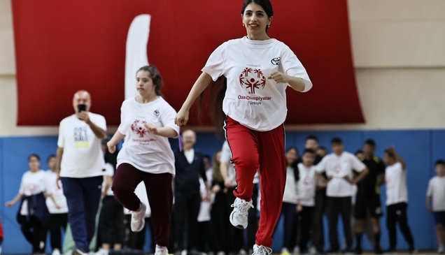 "Özel sporculara" yönelik Ege Bölgesi Oyunları Kula'da yapıldı