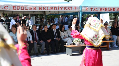 Efeler'de lise öğrencilerinden teknoloji ve bahar şenliği